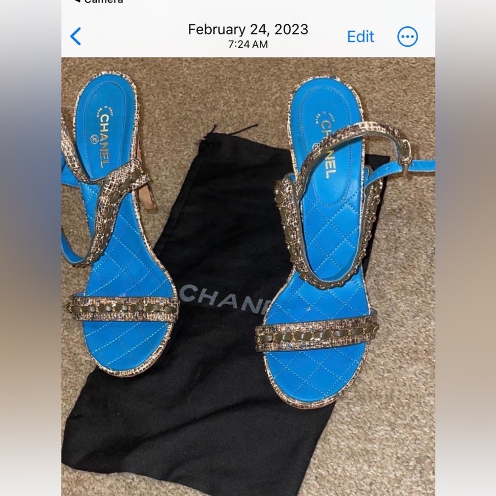 Chanel heels in gold very good condition